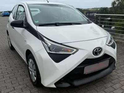 Gebraucht Toyota Aygo 72 PS (52 kW) 2019 Weiß Kleinwagen