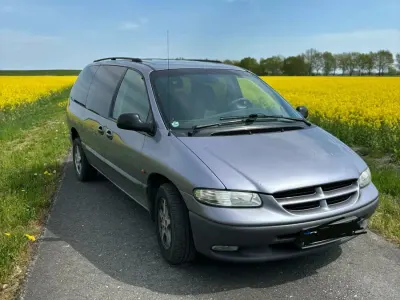 Usata Chrysler Grand Voyager 115 CV (84 kW) 1997 Grigio Monovolume