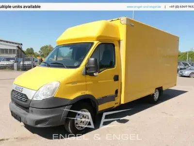 Second-hand Iveco Daily 106 CP (77 kW) 2012 Galben Berlinǎ