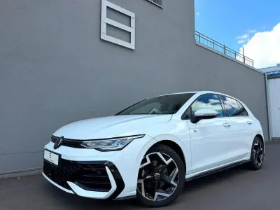 Gebraucht VW Golf VIII R-line 150 PS (110 kW) 2025 Weiß Limousine