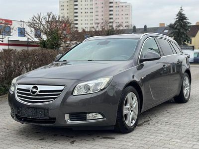 Gebraucht Opel Insignia Edition 140 PS (102 kW) 2009 Grau Kombi