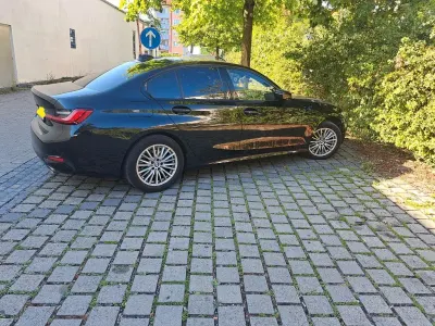 Gebraucht BMW 318 Sport Line 156 PS (114 kW) 2022 Schwarz Limousine