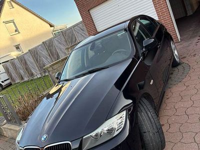 Gebraucht BMW 318 143 PS (105 kW) 2010 Schwarz Limousine