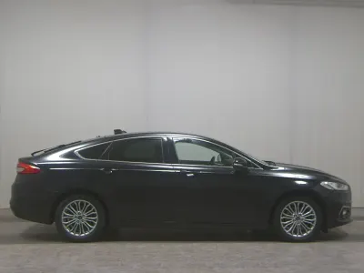 Używany Ford Mondeo Titanium 150 KM (110 kW) 2022 Czarny Sedan/Limuzyna