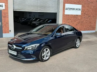 Gebraucht Mercedes CLA180 Exclusive 122 PS (89 kW) 2017 Blau Coupé