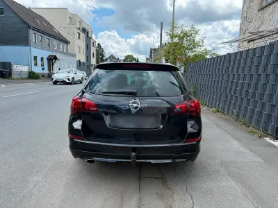Gebraucht Opel Astra 180 PS (132 kW) 2011 Schwarz Kombi