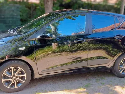 Gebraucht Hyundai i10 67 PS (49 kW) 2018 Schwarz Kleinwagen
