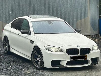 Begagnad BMW M5 Performance 560 HK (411 kW) 2012 Vit Sedan