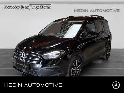 Gebraucht Mercedes T180 Advantage 131 PS (96 kW) 2025 Schwarz Van / Kleinbus