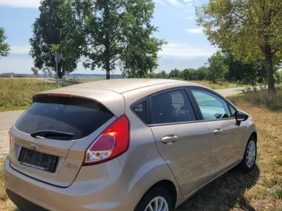 Gebraucht Ford Fiesta 101 PS (74 kW) 2016 Beige Kleinwagen