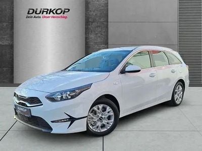 Neu Kia Ceed Sportswagon Comfort 140 PS (102 kW) 2025 (wd) cararraweiss Kombi