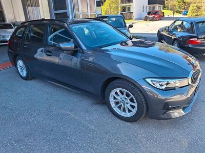 Begagnad BMW 320 Advantage 190 HK (139 kW) 2021 Grå Kombi