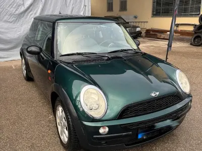Używany Mini Cooper 90 KM (66 kW) 2002 Zielony Hatchback