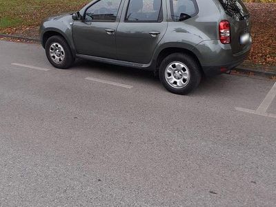 Gebraucht Dacia Duster Lauréate 125 PS (91 kW) 2014 Grün SUV