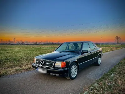 Gebraucht Mercedes 190 122 PS (89 kW) 1992 Schwarz Limousine