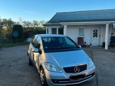 Usata Mercedes A160 96 CV (70 kW) 2012 Argento Utilitaria