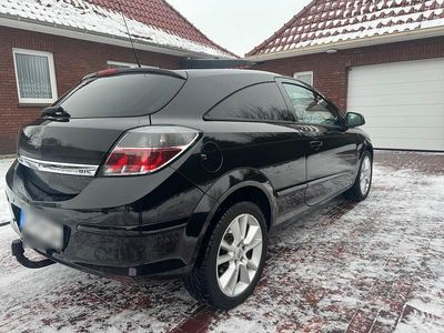Schwarz Gebraucht 2010 Opel Astra GTC Coupé | 1.950 € (Superpreis)