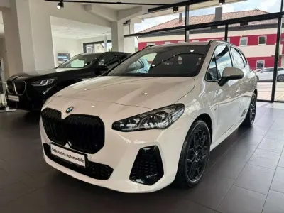 Gebraucht BMW 218 M Sport 136 PS (100 kW) 2024 Weiß Van / Kleinbus