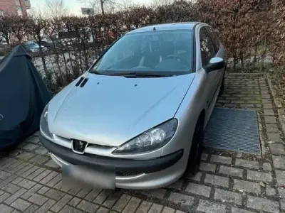 Gebraucht Peugeot 206 60 PS (44 kW) 2005 Silber Kleinwagen