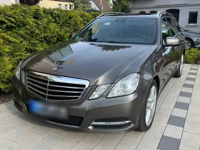Gebraucht Mercedes E350 Avantgarde 265 PS (194 kW) 2012 Grau Kombi