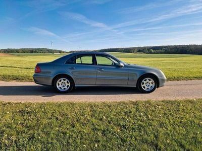 Mercedes E200