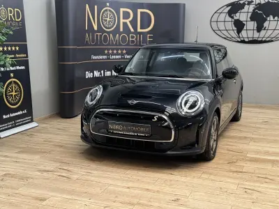 Używany Mini Cooper 135 kW (184 KM) 2023 Czarny Hatchback