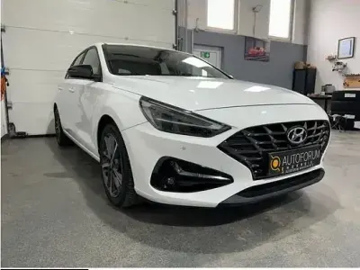 Gebraucht Hyundai i30 Trend 120 PS (88 kW) 2019 Silkybronze metallic Limousine