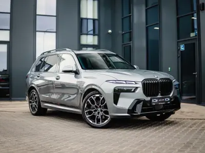 Gebraucht BMW X7 M Sport 352 PS (258 kW) 2023 Grau SUV