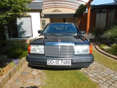 Gebraucht Mercedes 220 150 PS (110 kW) 1993 Schwarz Coupé