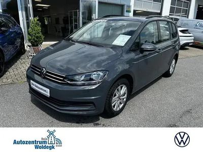 Grau (delfingrau metallic) Gebraucht 2024 VW Touran Comfortline Van / Kleinbus | 30.900 € (Fairer Preis)