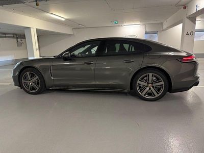 Porsche Panamera 4