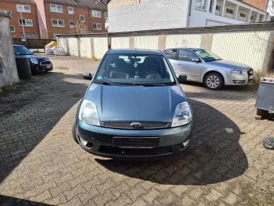 Usata Ford Fiesta 80 CV (58 kW) 2003 Verde Utilitaria