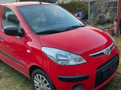 Gebraucht Hyundai i10 66 PS (48 kW) 2010 Rot Kleinwagen