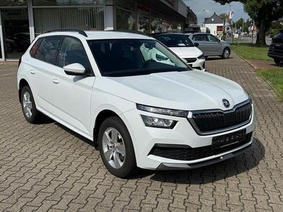 Weiß (metallic) Gebraucht 2024 Skoda Kamiq SUV | 21.450 € (Guter Preis)
