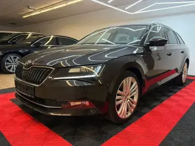 Gebraucht Skoda Superb Style 210 PS (154 kW) 2016 Braun Kombi