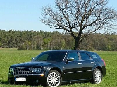 Second-hand Chrysler 300C Touring 340 CP (250 kW) 2005 Negru Break