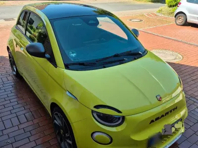 Gebraucht Abarth 500e Scorpionissima 114 kW (155 PS) 2023 Gelb Kleinwagen