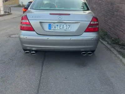 Gebraucht Mercedes E500 306 PS (225 kW) 2002 Silber Limousine