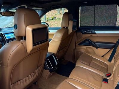 Gebraucht Porsche Cayenne Turbo 500 PS (367 kW) 2012 Schwarz SUV