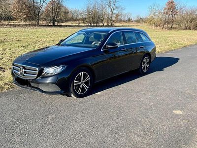 Schwarz Gebraucht 2020 Mercedes E220 Kombi | 29.550 € (Fairer Preis)