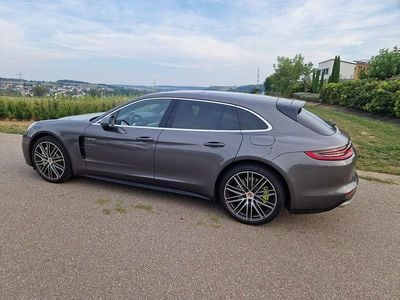 Porsche Panamera 4