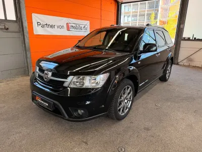 Begagnad Fiat Freemont Lounge 170 HK (125 kW) 2016 Svart SUV