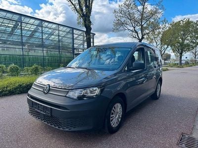 Usata VW Caddy 75 CV (55 kW) 2022 Grigio Monovolume