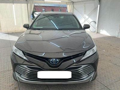 Usata Toyota Camry Hybrid Executive 178 CV (130 kW) 2021 Marrone Berlina