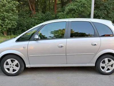 Gebraucht Opel Meriva 105 PS (77 kW) 2007 Silber Van / Kleinbus