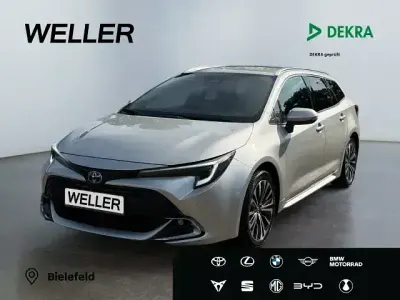 Gebraucht Toyota Corolla Team 140 PS (102 kW) 2025 Precious silver Kombi