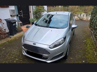 Gebraucht Ford Fiesta Ambiente 60 PS (44 kW) 2013 Grau Kleinwagen