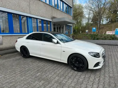 Gebraucht Mercedes E350 AMG line 286 PS (210 kW) 2018 Weiß Limousine