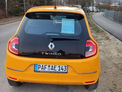 Gebraucht Renault Twingo Intens 73 PS (53 kW) 2020 Gelb Kleinwagen