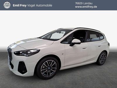 Alpinweiß uni Neu 2025 BMW 220 Active Tourer Performance Van / Kleinbus | 41.890 € (Fairer Preis)